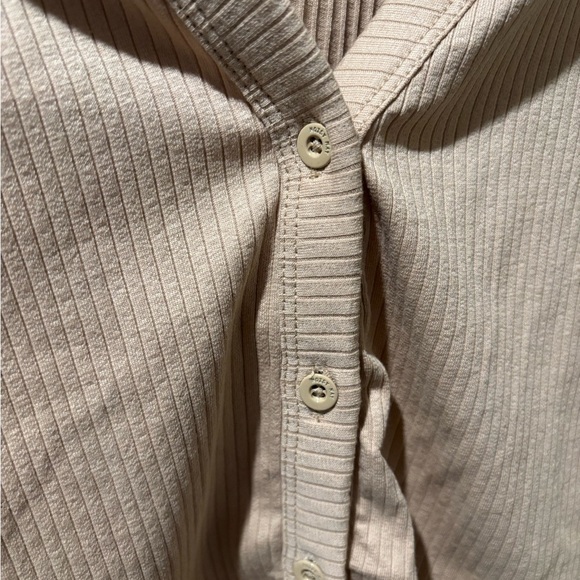 💕3/$25💕 Noisy May Lettuce Edge Long Sleeve - Picture 3 of 3